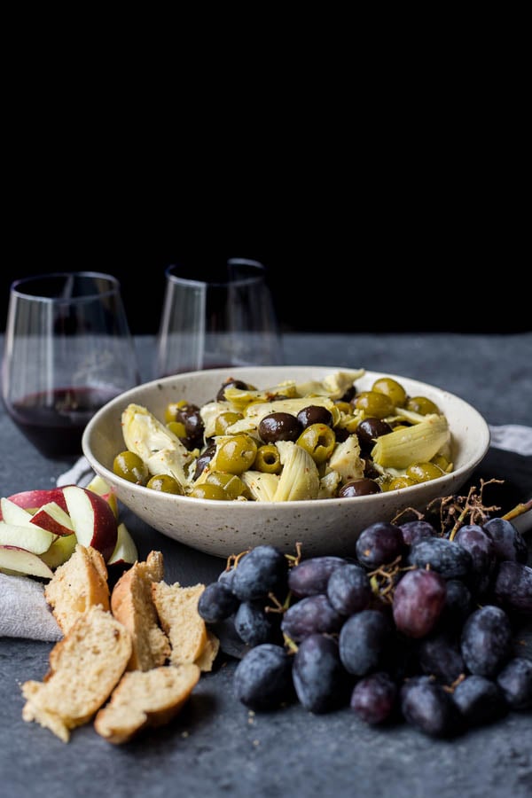 Homemade Quick Marinated Olives: A simple way to enjoy marinated olives on the cheap! Naturally gluten free and vegan. || fooduzzi.com recipe